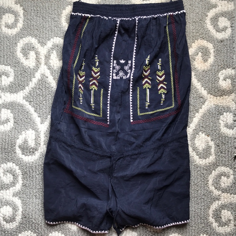 Strapless umgee romper!
